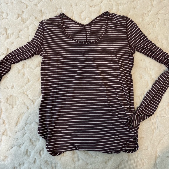 Lululemon Yogini 5 Year Long Sleeve Tee - Picture 3 of 8